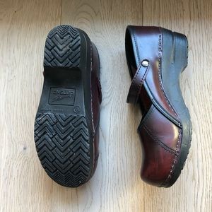 NEW Dansko Dark Red Clogs